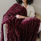 DOUBLE RUCHED FAUX FUR XL THROW BLANKETS