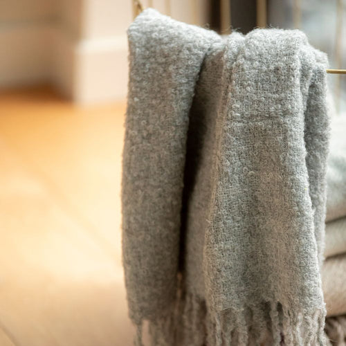 Bouclé Collection - Handloomed Alpaca Bouclé Silver Throw Blanket From Peru